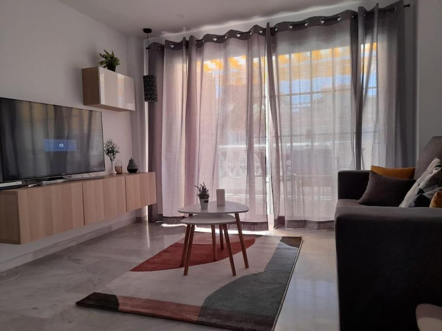 Encantador Apartamento Residencial Con Piscina Torremolinos Eksteriør billede
